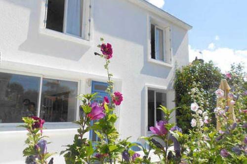 Les Roses Tremieres