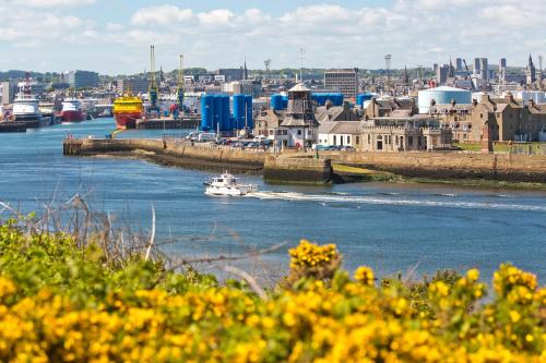 Aberdeen Lighthouse Cottages - image 4