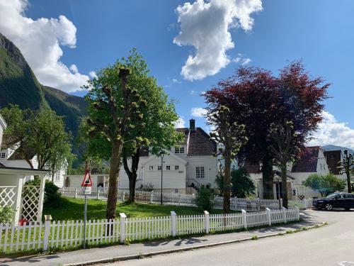 Høyanger 3 roms leilighet in Хьойангер