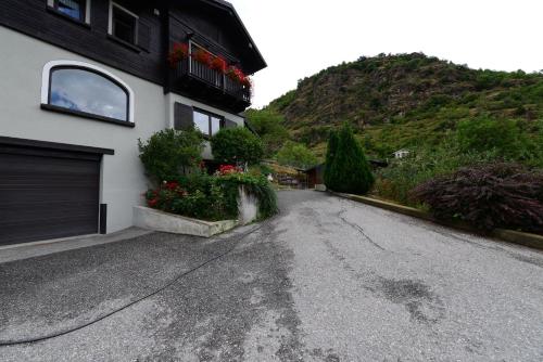 Ieeja, B&B Scotty & Co. in Gravere