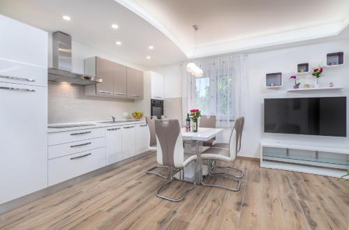 Apartment R & Z-Brand new family apartment with a spacious yard 2