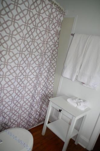 2 bedrooms, 3 beds