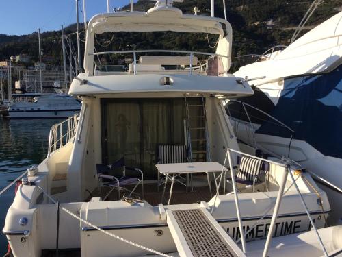 Yacht Summertime 3 Bedrooms - Hôtel - Menton