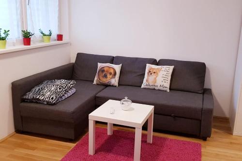 Trendy Danube Apartment - Close to UN