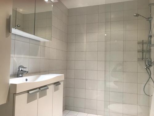 Apartment24 Yacht Club View in Ulejoe