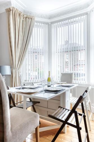 Kenmure Villa with Garden & Parking, Эдинбург (фото 10)