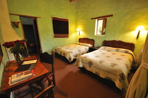 2 twin beds