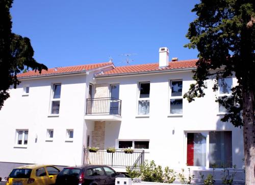 Apartments by the sea Sveti Filip i Jakov Biograd - 16966 - image 2