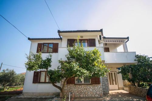 Apartments with a parking space Slatine Ciovo - 17341 
