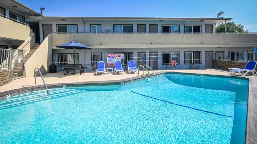 Sea Rock Inn - Long Beach in Long Beach