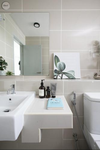 Cozy Nature Inspired Loft opposite Imago 1BR suite UNIT A