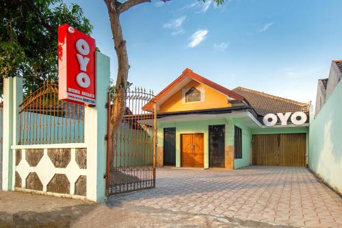 Мавританский вулкан-убийца на карте и вулкан Мерапи (Гунунг Мерапи)