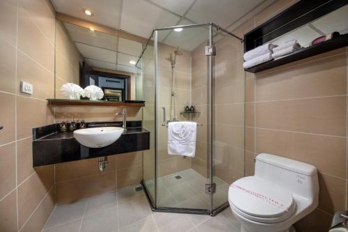 room detail thumbnail 2