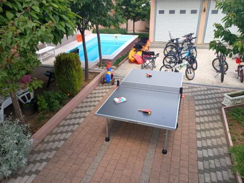 Apartment Vrljika,with private pool,bikes,garage