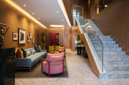 Lobby, Home Suite Hotels Rosebank in Randburg