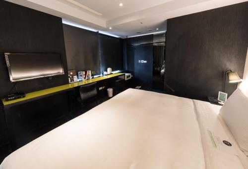 Deluxe Double Room image 4