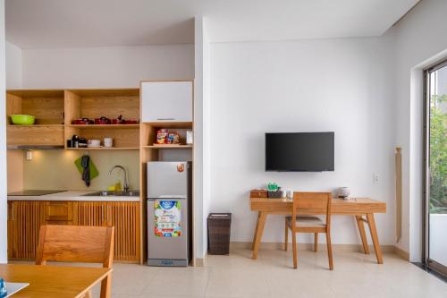 Executive Apartment with Balcony image 8