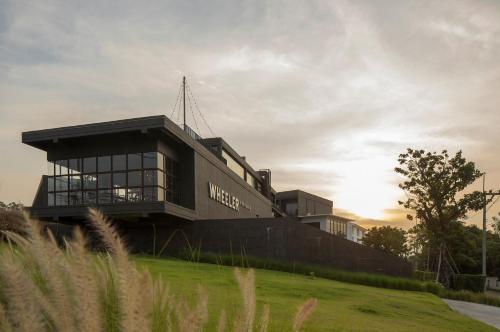 Wheeler Bed &Bike, Muang Chon Buri