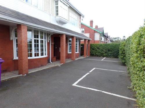 

Manor House