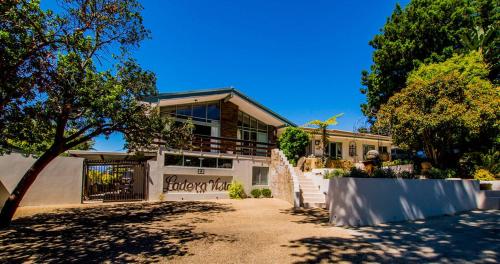 Ladera - Vista Self-catering Guesthouse 4