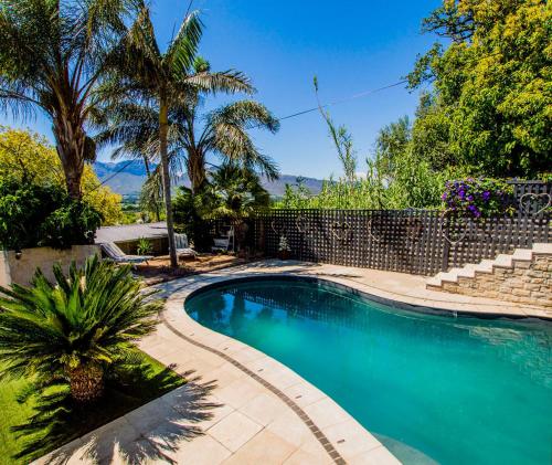 Ladera - Vista Self-catering Guesthouse 2