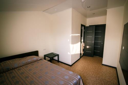 City Motel - image 4