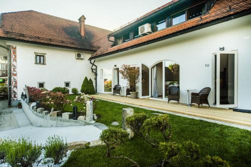 Létesítmények, Hotel Pok Garni in Brezovica Pri Ljubljani