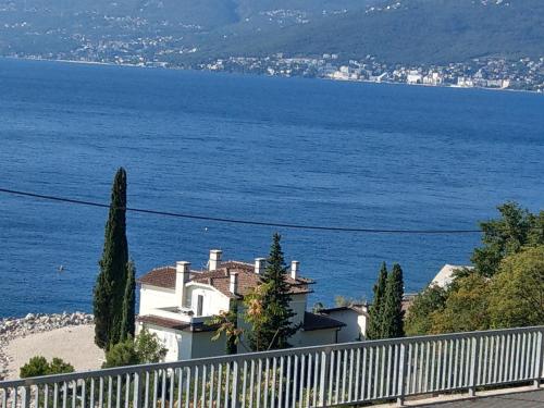 Duplex apartment Lucia – khách sạn tại Rijeka Beachfront