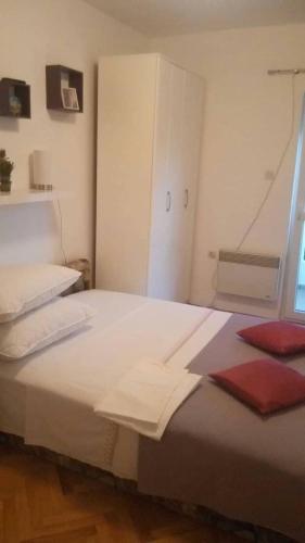  Apartment Lorena in Pag