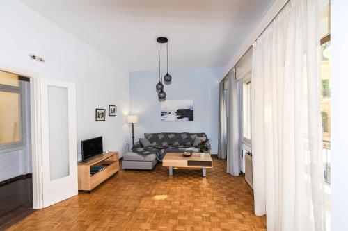 The Elegant. Spacious city center apartment. 5