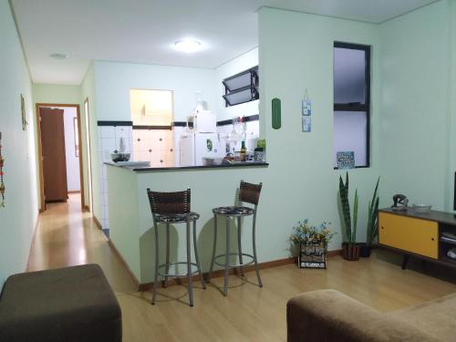 Apartamento quarto e sala em frente UFV com WI-FI e Garagem