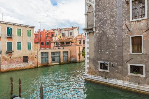 Varoter Design Venetian Studio - image 13