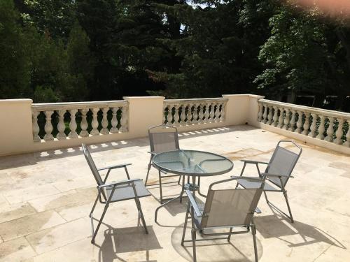 Зручності, La Chapelle in Orange