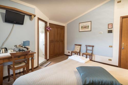 Triple Room image 10