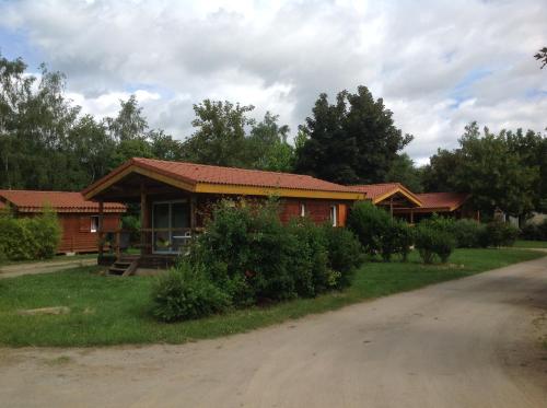 Camping Le Pont d'Allagnon - Hotel - Lempdes sur Allagnon