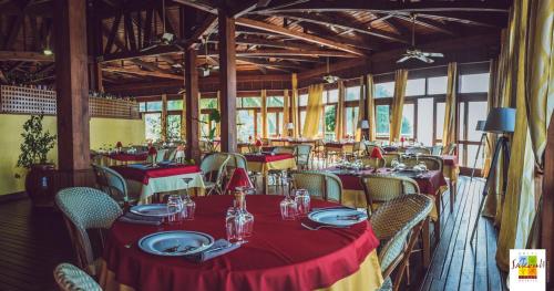 레스토랑, 호텔 사쿨리 (Hotel Sakouli) in 마무주