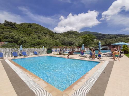 Evergreen Apartments - image 2