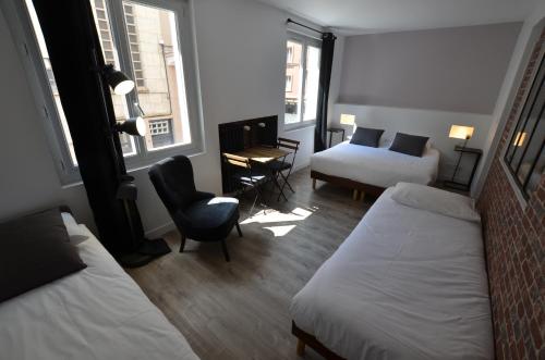 room detail thumbnail 1