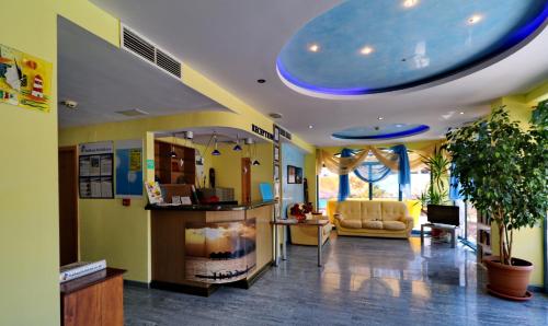 ล็อบบี้, โรงแรมโบรา โบร่า (Bora Bora Hotel) in เนสเซบา