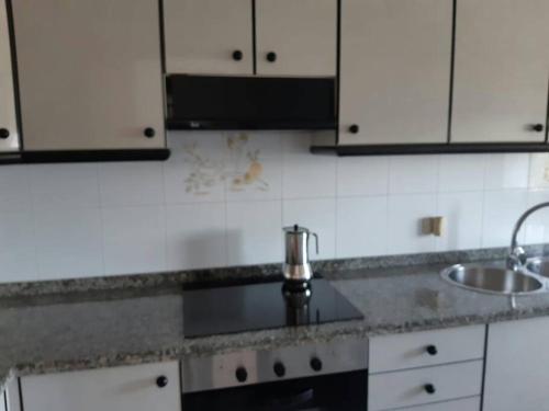 Apartamento con terraza y vistas al mar