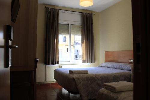 Hostal La Romànica - image 10