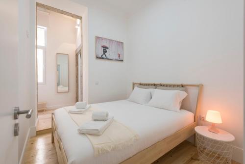  LovelyStay - Cozy & Modern 2Bed Flat w/ Balcony in Porto