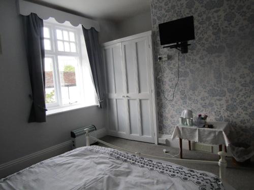 1 queen bed