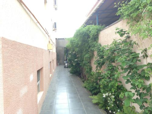 Guest House Yalos - image 3
