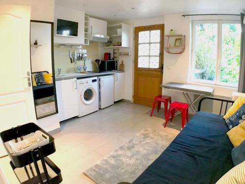 Studio calme proche Paris avec terrasse privative et jacuzzi en option