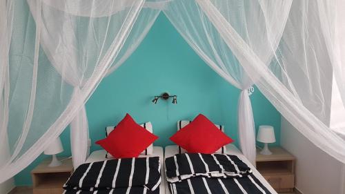 1 queen bed