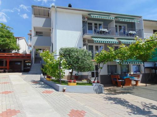  Apartments Marija, Ferienwohnung in Malinska