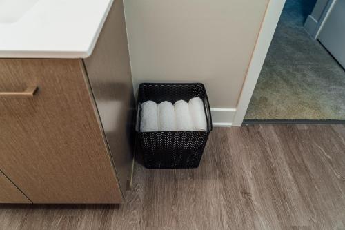 Stylish 2BR in Oakbrook with Free Parking OAK1 - image 9