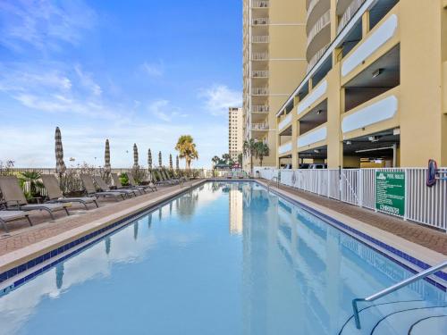 Twin Palms 1805 Beach Chairs 2 Bedrooms Beachfront Pool Access Spa Sleeps 6 - image 2