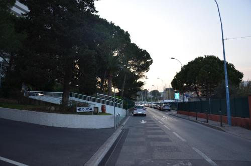 Studio Apartment between Nice and Cannes - Marina baie des Anges - Beach restaurants shops - tea/coffee/sugar/bed linen and towels - image 8